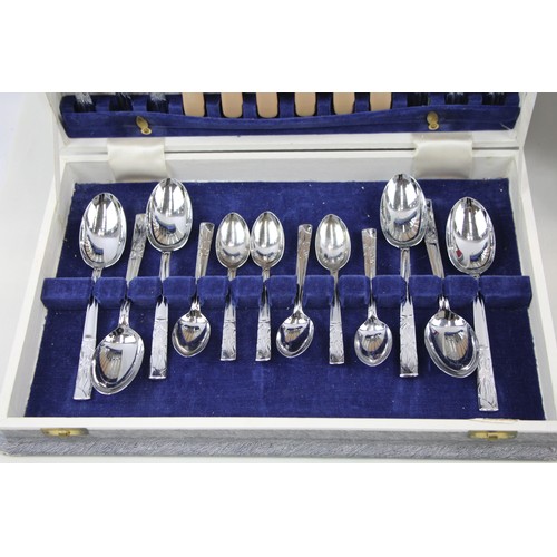 207 - Silver Plate Cutlery Sets Vintage Webber & Hall  Fish Cutlery Ivorine x 8 3350g     820359