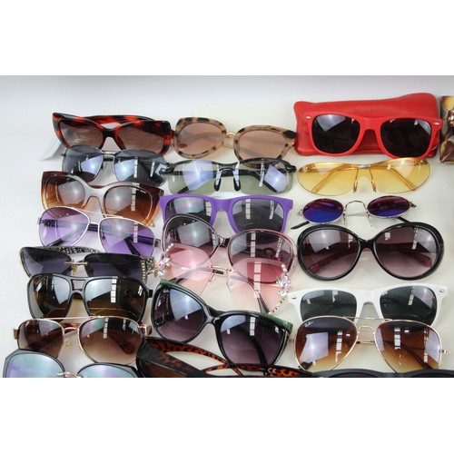 212 - Sunglasses Glasses Vintage Assorted Cases, Shaded, Unisex, Mens, Womens Job Lot     681618