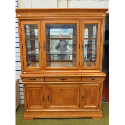 281 - Modern Lightwood Dresser/Display with quartered panels to doors. Bevelled glass doors above, Glass s... 