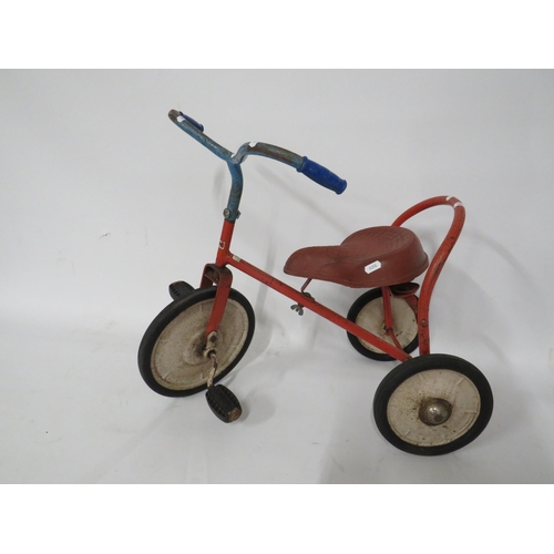 324 - Vintage Tri-ang Childs Tricycle approx 21 inches long.