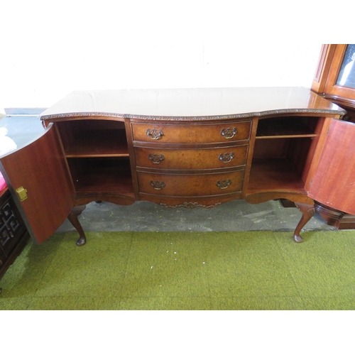 357 - Lovely Early 20th Century Serpentine fronted sideboard with central row of drawers with two cupboard... 