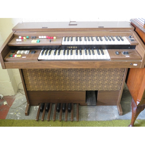 359 - Yamaha Home Double Keyboard organ in running order. See photos.