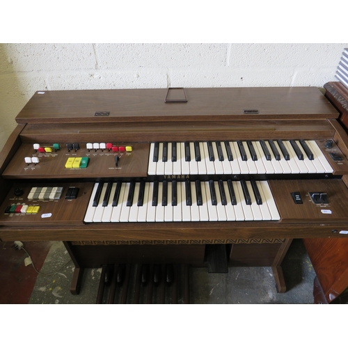 359 - Yamaha Home Double Keyboard organ in running order. See photos.