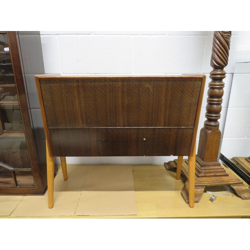 171 - Retro sewing cabinet, 25