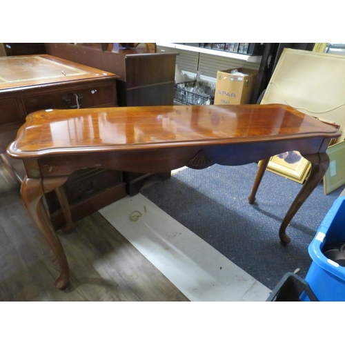 192 - Long hall table. 47.5