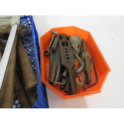 503 - Large selection of vintage wooden handled tools, screwdrivers, hammers etc.