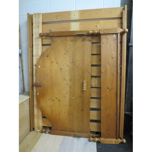 530 - Double pine bed, 84