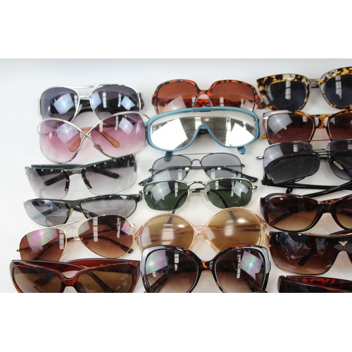 12 - Sports Sunglasses Glasses Eyewear Assorted Inc Cased, Polarized Job Lot      561688