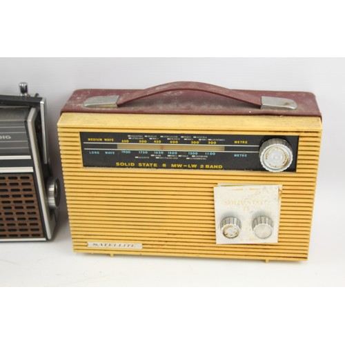 28 - Vintage Radios Bush  Roberts  Untested Spares / Repairs     561570