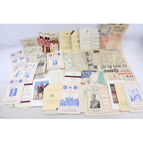 32 - WW2 Era French Ephemera Newspapers Posters Relating to War Job Lot     439746