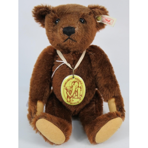 99 - Margarete Steiff Museum teddy bear 30 rotbr.