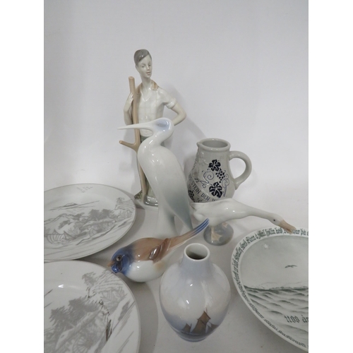 114 - Good Mixed Ceramic lot to include Copenhagen, Hummell, Lladro plus Chinese Import teaset. See photos... 