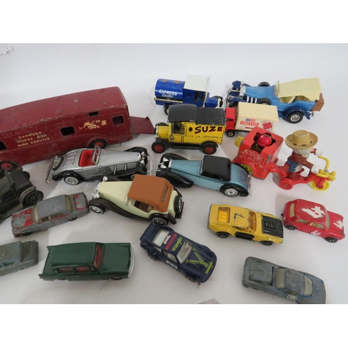 92 - Selection of Vintage and Modern playworn Die cast model cars plus bag of Plastic models. See photos.