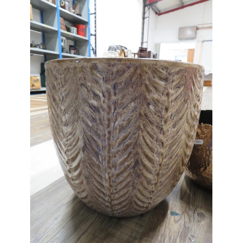 133 - Large Pottery planter (13.5