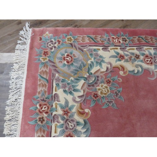 123 - Large Woollen Chinese style rug in very good condition. Measures 2.7 x 3.6 Meters. See photos.