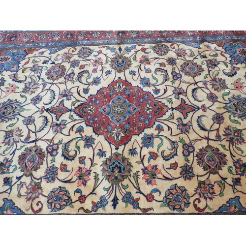 124 - Beautifuly made Iranian made Rug with colourful decoration and central Medallion . Size 3.1 x 2.1 Me... 