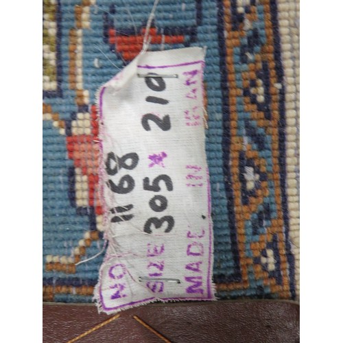 124 - Beautifuly made Iranian made Rug with colourful decoration and central Medallion . Size 3.1 x 2.1 Me... 