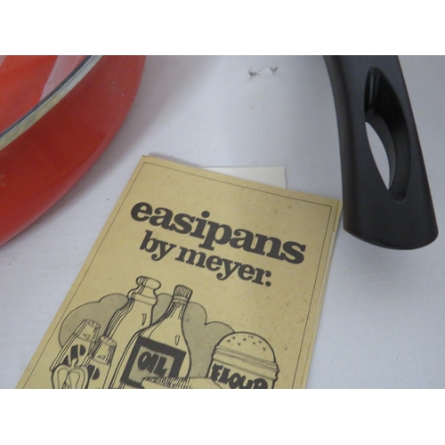 219 - Set of Easipans which appear to unused.