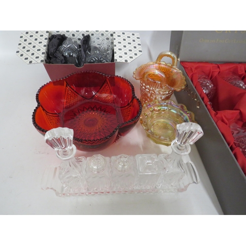 232 - Mixed glass lot including a vintage amberine glass bowl, carnival glass and bohemian drinking glasse... 