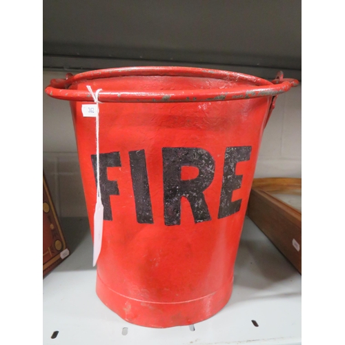 362 - Vintage 1940's era Red Fire Bucket. See photos.