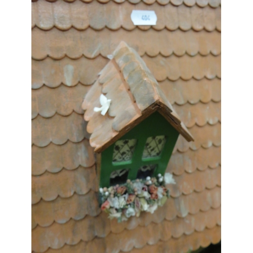 404 - Dolls house as Victorian Cottage, Lifting roof and hinged fa�ade. Well made with Pantile style roof ... 