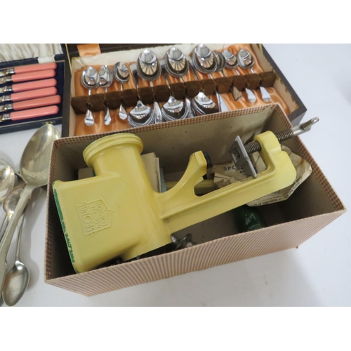 280 - Selection of vintage cutlery and a vintage mincer.