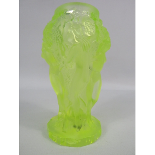 182 - Desna Uranium art deco style glass 