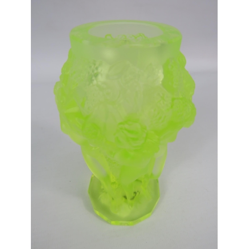 182 - Desna Uranium art deco style glass 