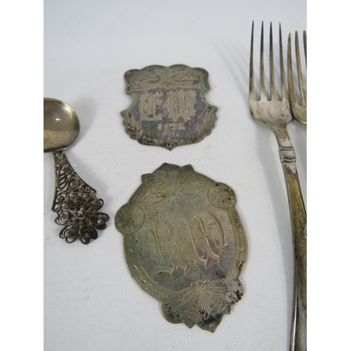 272 - 145.7 grams of various 925 and 830 silver items, spoons , forks, plaques etc.