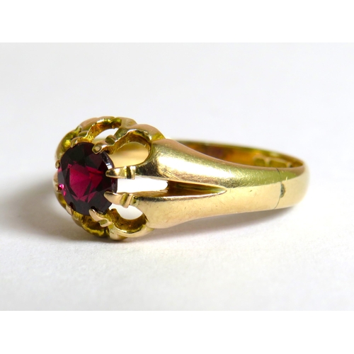 310 - Antique, 9ct Yellow Gold Ring set with a Central Garnet of 6 x 4 mm. Finger size 'P'  2.8g. Hallmark... 