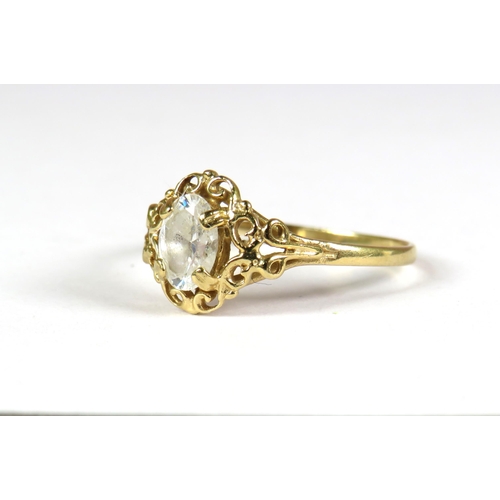 336 - 9ct Yellow Gold Ring set with CZ gemstone.  Finger size Q  1.8g