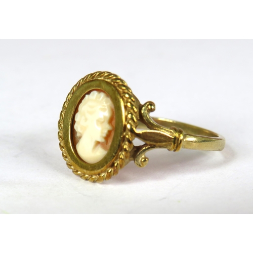 355 - 9ct Yellow Gold Cameo Set Ring. Finger size M 2.5g