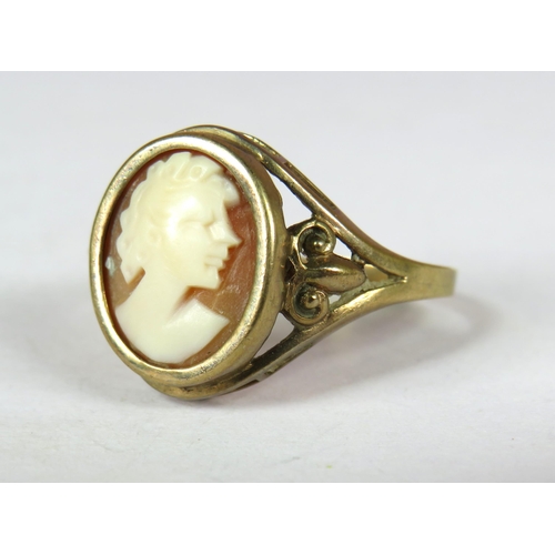 368 - 9ct Yellow Gold Cameo Set Ring. Finger size L  2.4g