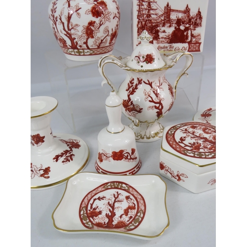 432 - Eight pieces of Coalport Indian tree coral decorative china items.