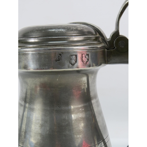 512 - English domed lid quart measure made from sheet pewter, 8