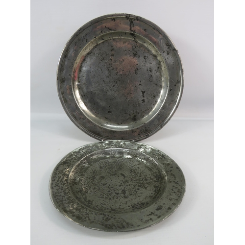 538 - Two Late 18th Century English pewter plates the largest has a diameter 12