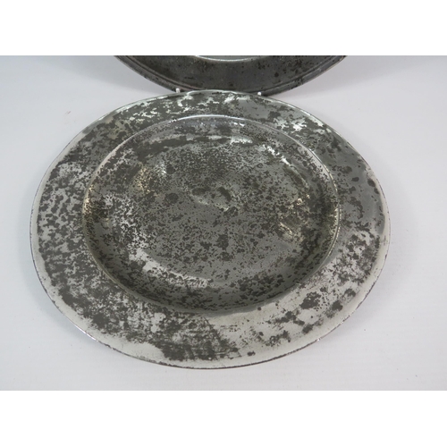 538 - Two Late 18th Century English pewter plates the largest has a diameter 12