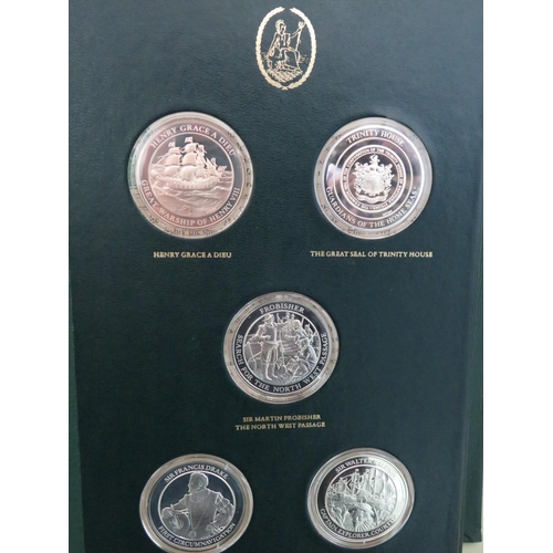 498 - Mountbatten Medalic History of Great Britain and the Sea, Volume One bu John Pinches. Full Album of ... 