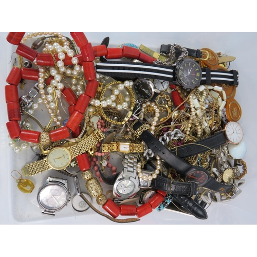 572 - 2.7kgs of various costume jewellery and mans and ladies wristwatches.