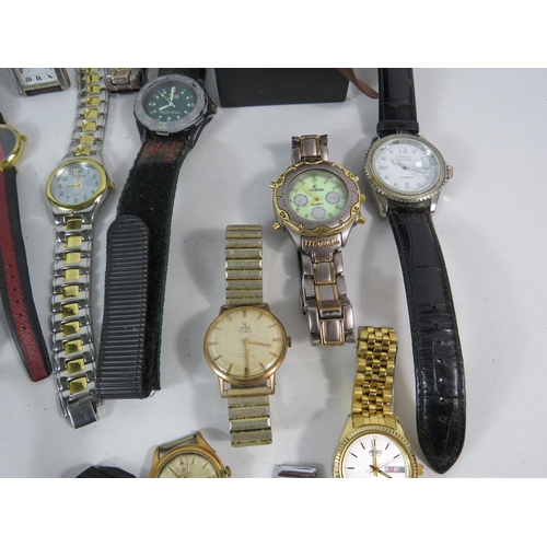 594 - Large selection of Mens mainly quartz wristwatches.