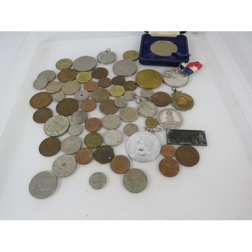 1193 - Mixed lot of various commorative and foreign coins, fob, tokens etc.