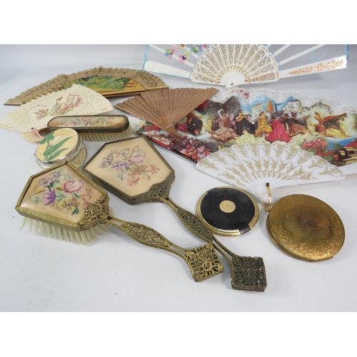 1205 - Mixed lot to include vintage ladies vanity grooming set, compacts & fans.