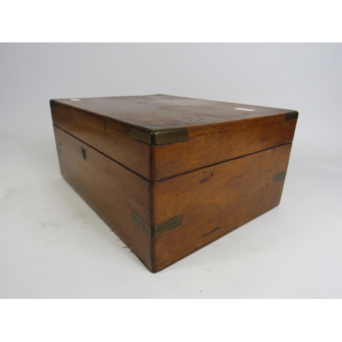 1377 - Vintage rosewood ladies vanity box with brass inlay 12