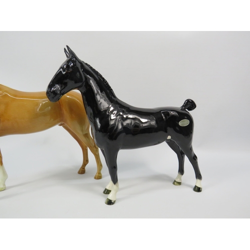 30 - Beswick horse figurines Palomino Bois roussel and Hackney Chapion Black Magic.