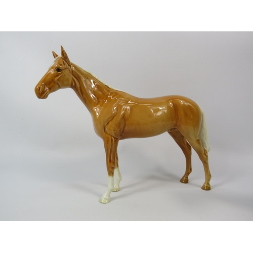 30 - Beswick horse figurines Palomino Bois roussel and Hackney Chapion Black Magic.