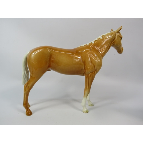 30 - Beswick horse figurines Palomino Bois roussel and Hackney Chapion Black Magic.