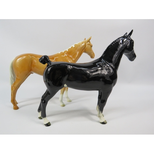 30 - Beswick horse figurines Palomino Bois roussel and Hackney Chapion Black Magic.