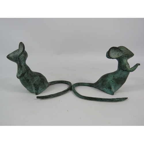 55 - Two Small bronze alloy mice sculptures, 3.5