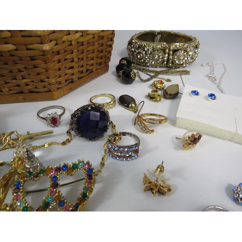 290 - Large selection of various costume jewellery plus a vintage sewing basket.