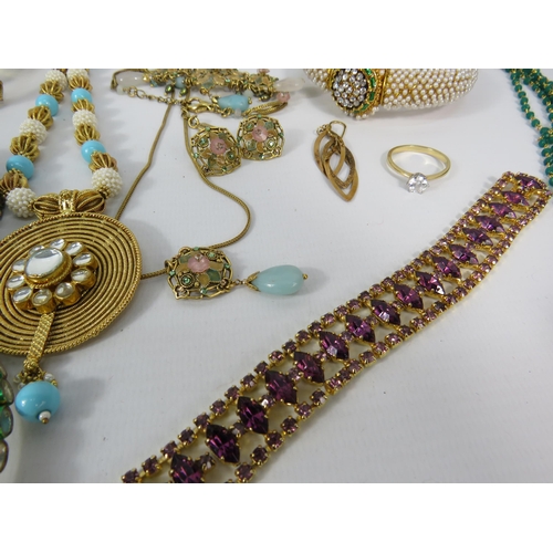 291 - Selection of gold coloured statement costume jewellery & a sterling silver brooch.